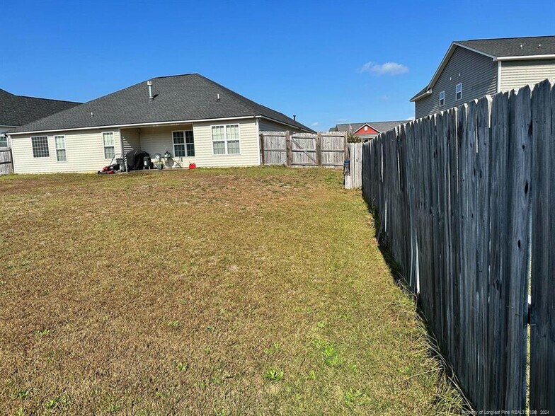 Building Photo - 2541 Hunting Bow Dr