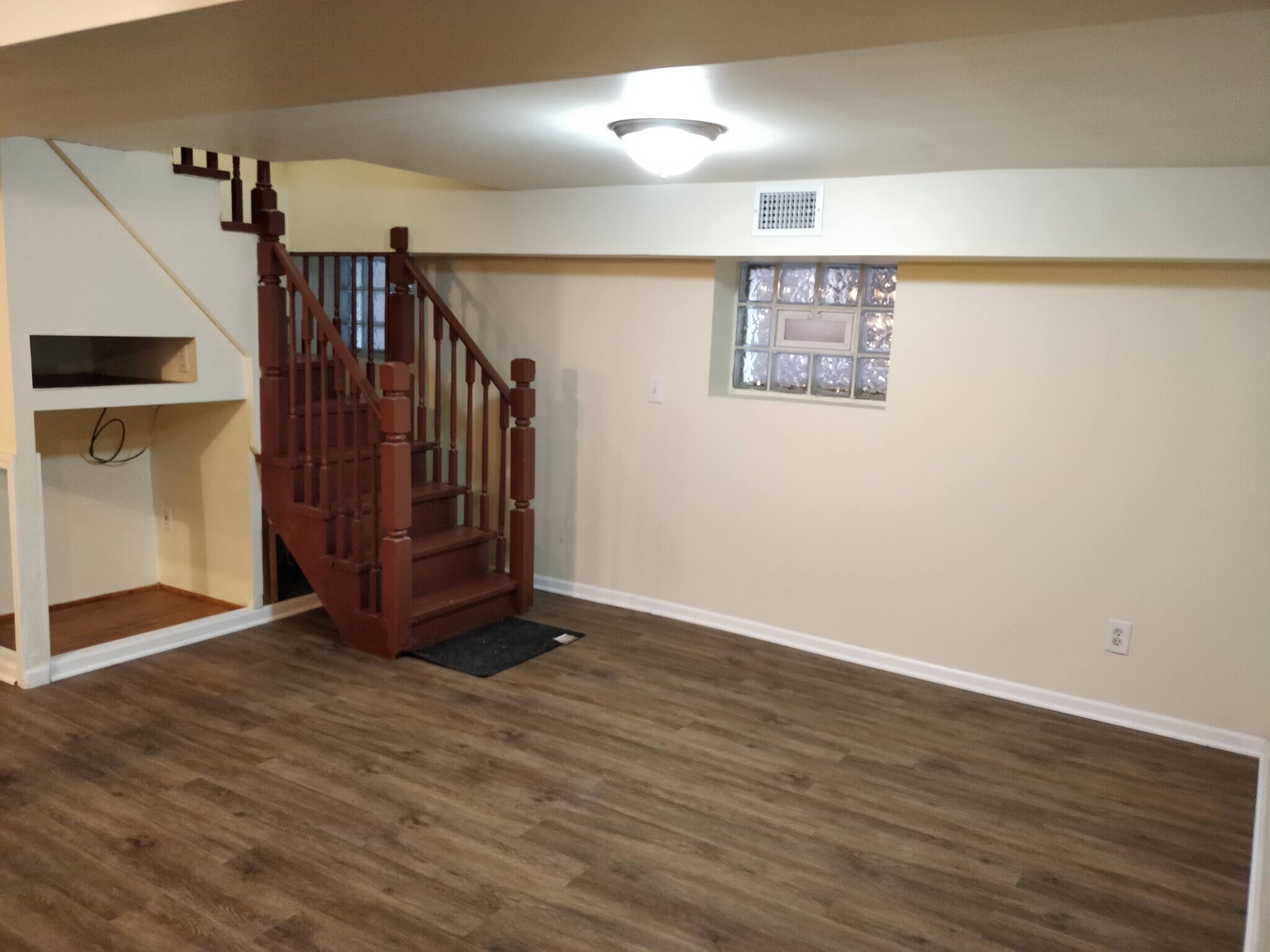 Building Photo - 3527 S Lowe Ave