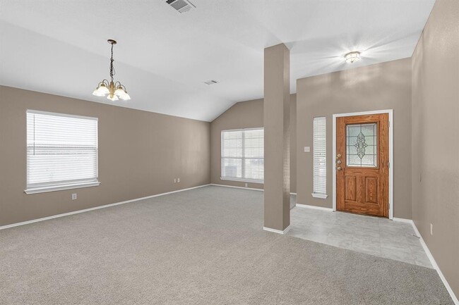 Building Photo - 257 Firwood N