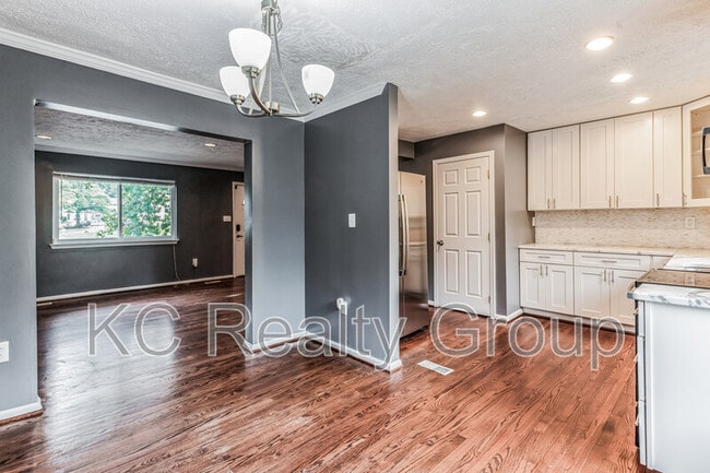 Building Photo - 12043 Hallandale Terrace