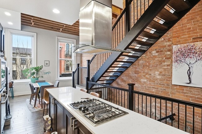 Building Photo - 408 Scott St