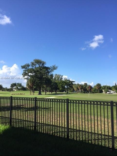 Building Photo - 105 S Shore Dr