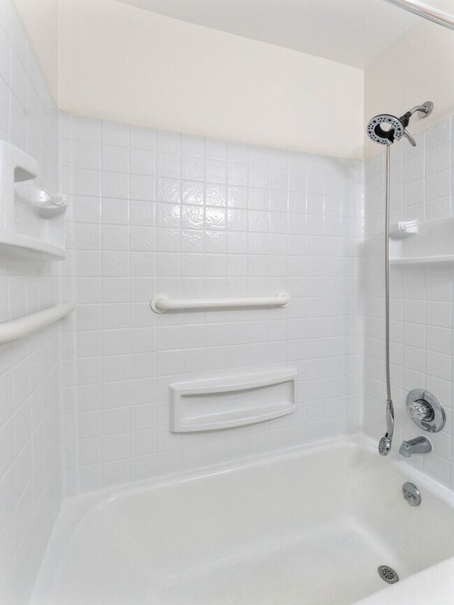 Building Photo - Fully Renovated 4-Bedroom Home with Large Fenced Yard in Clayton