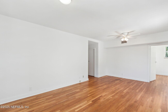 Building Photo - 1815 Largo Rd