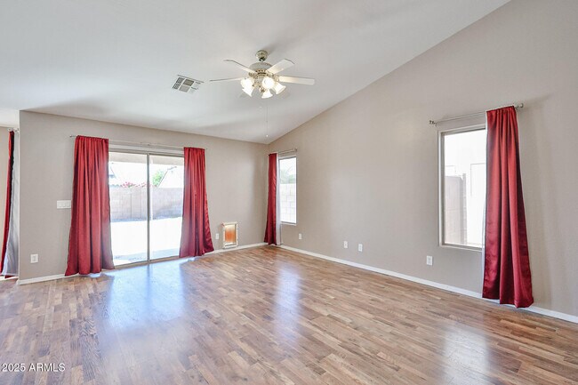 Building Photo - 13337 W Cottonwood St