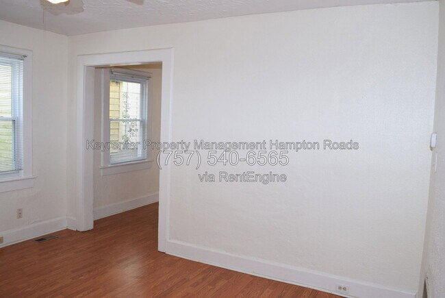 Building Photo - 857 W 41st St