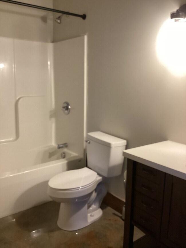 Building Photo - 1 Bedroom 1 Bathroom Apartment in Red Lion, PA