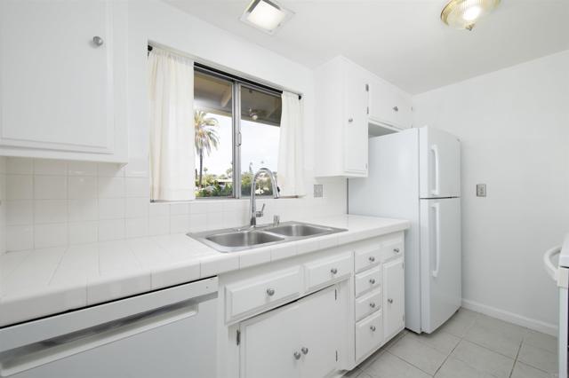 Building Photo - 941 La Fiesta Way