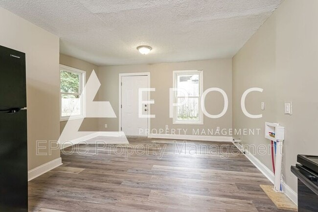 Building Photo - 1078 Betty Dr
