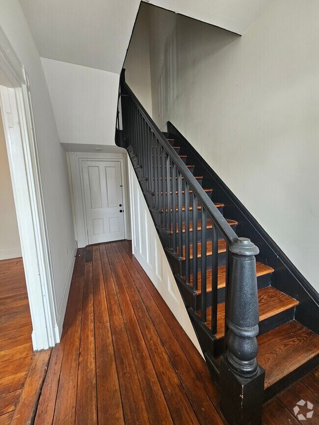 Building Photo - 308 E Leigh St