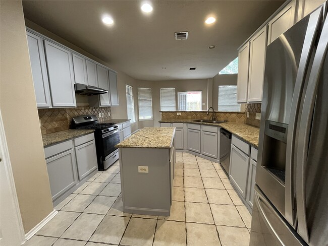 Building Photo - 2903 Surrey Trail Ln