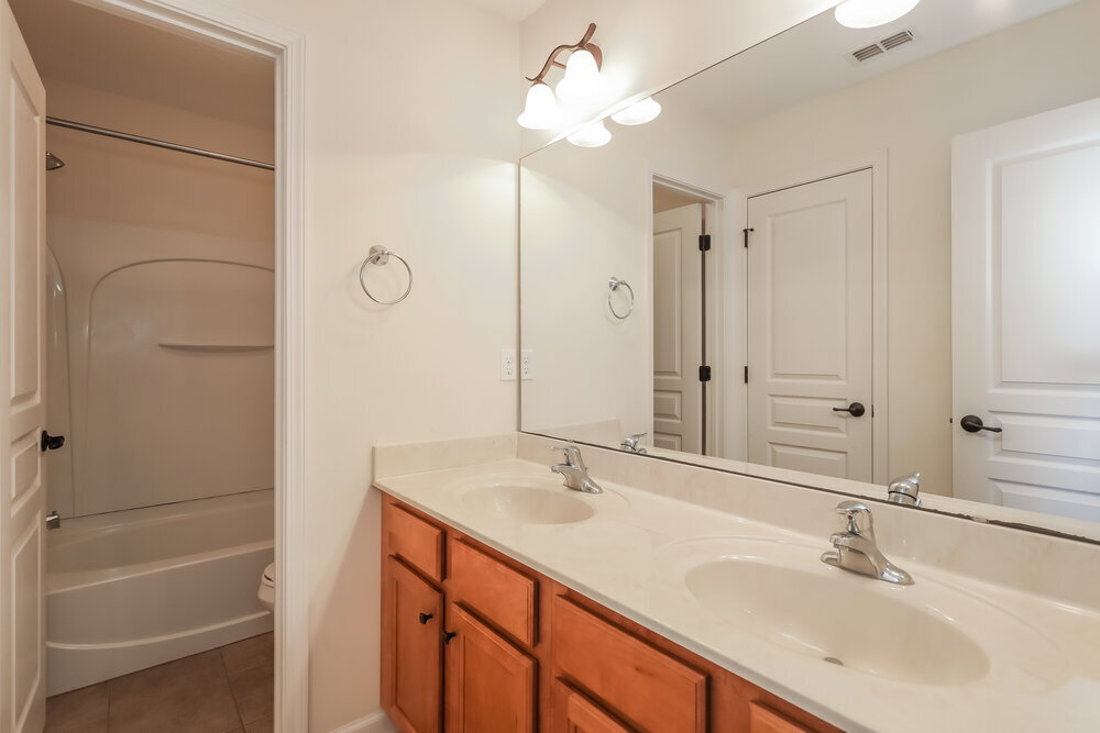 Building Photo - 1709 N Cappero Dr
