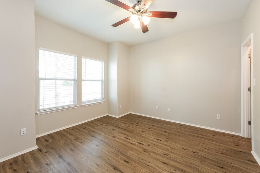 Building Photo - 507 McGarity