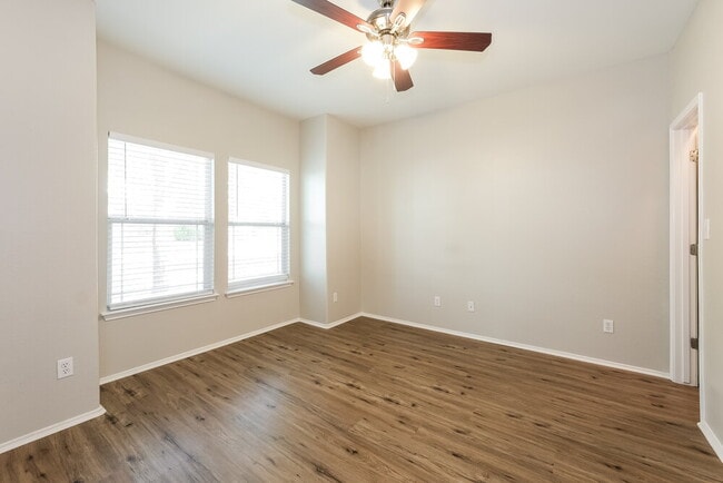 Building Photo - 507 McGarity
