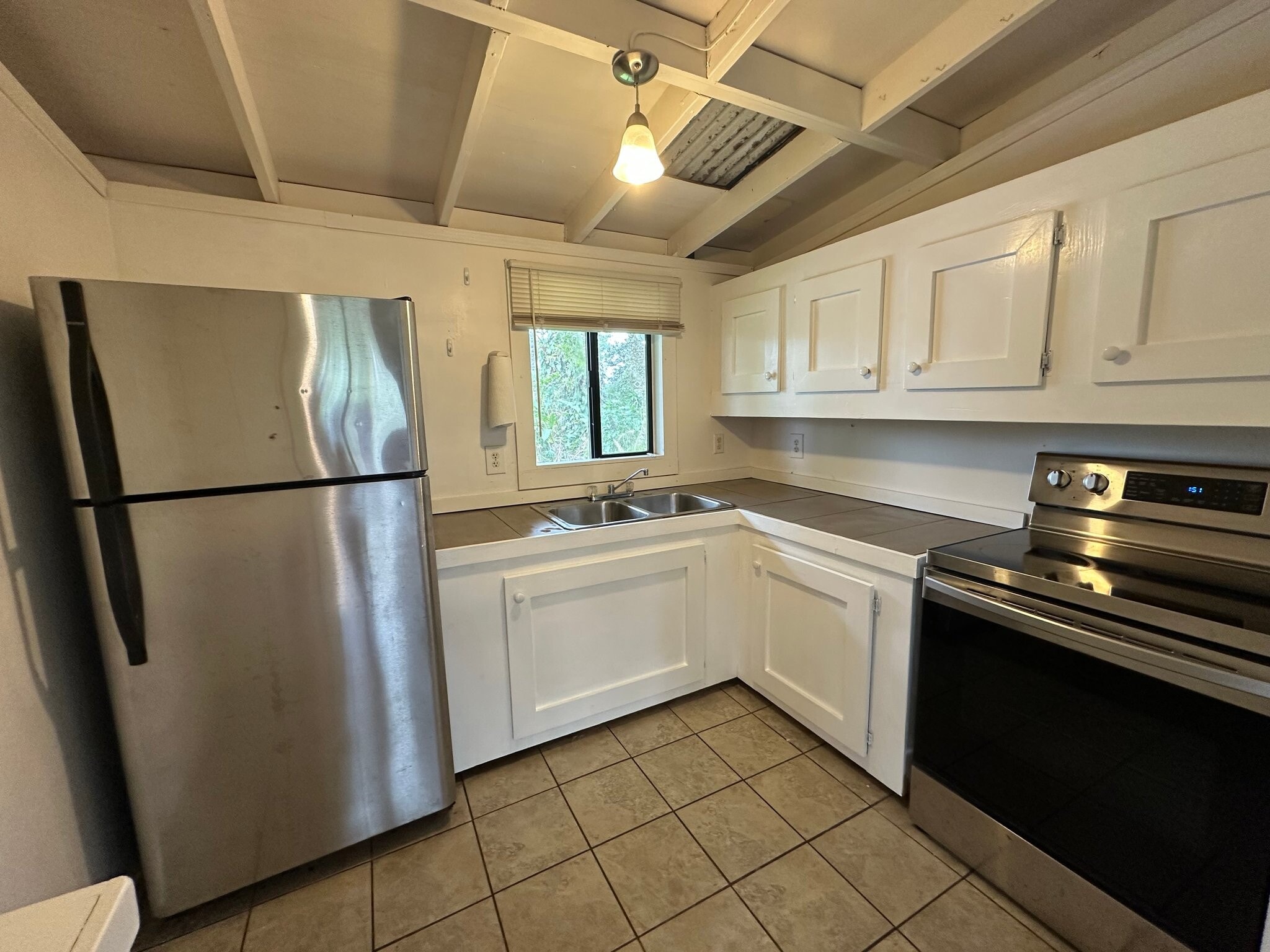 Building Photo - 16-2110-2110 Hibiscus Dr