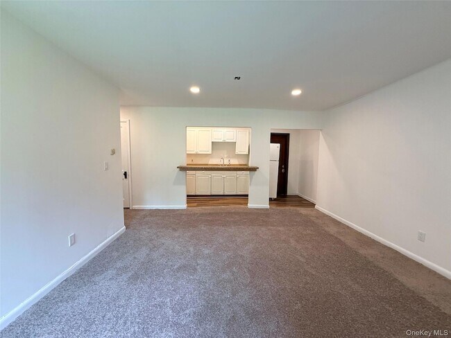 Building Photo - 26 Quartz Ln