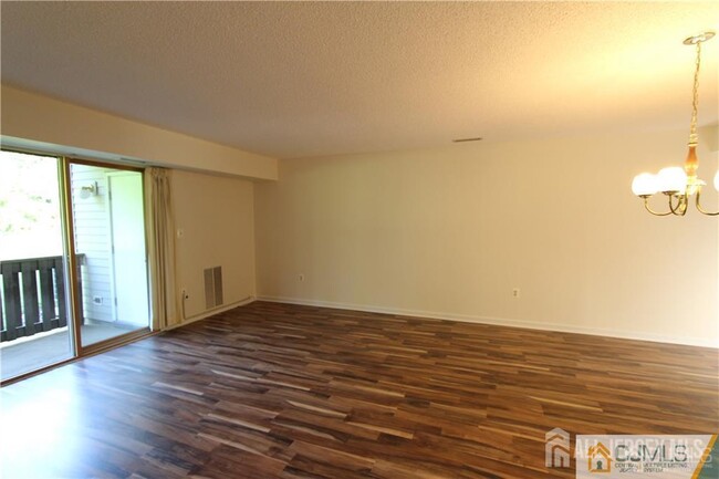 Building Photo - 1103 Aspen Dr