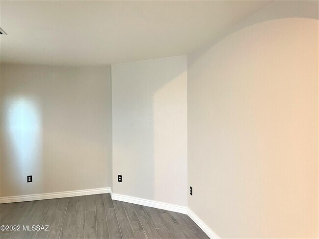 Building Photo - 8373 S Egyptian Dr
