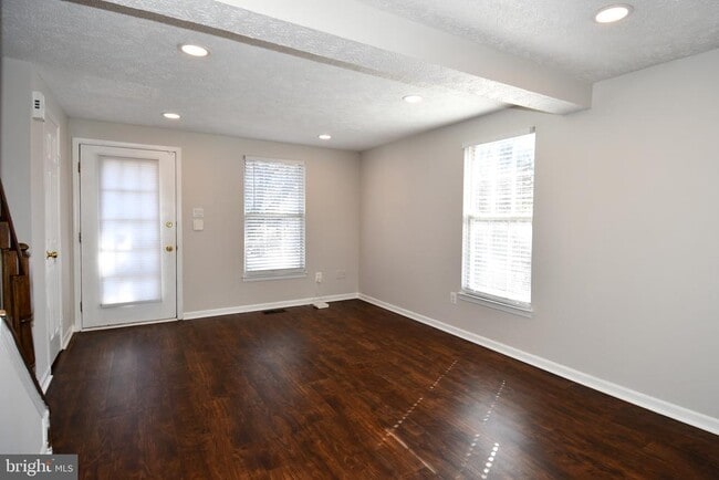 Building Photo - 1648 Fieldthorn Dr