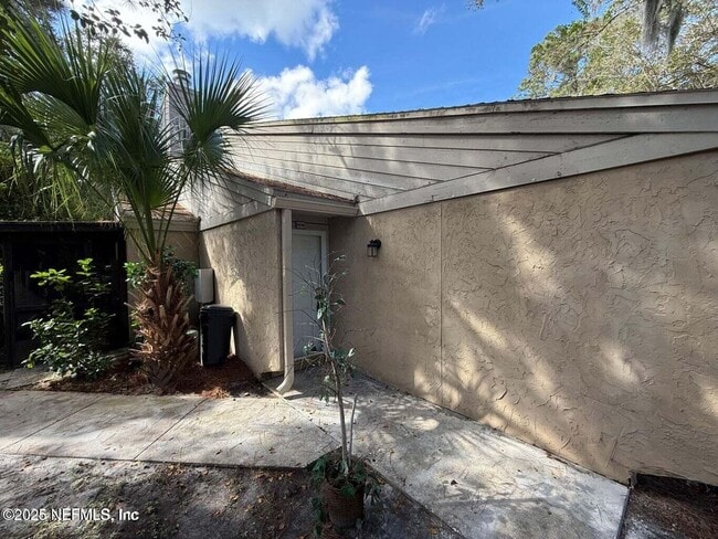 Primary Photo - 3801 Crown Point Rd