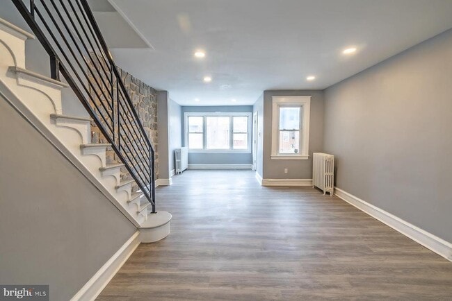 Building Photo - 3104 Stirling St