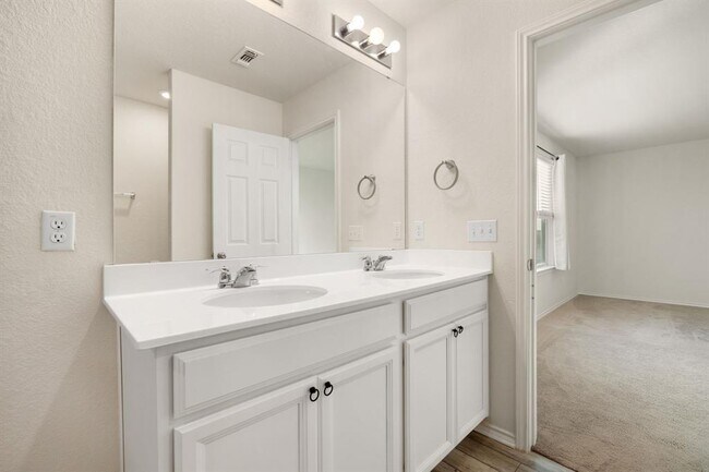 Building Photo - 329 Green Egret Wy