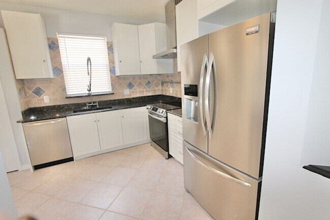 Building Photo - Oviedo - 3 Bedroom, 2 Bathroom - $2,345.00