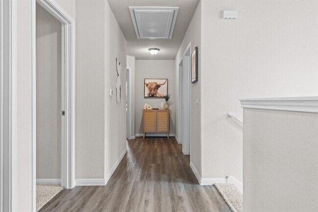 Building Photo - 104 Blue Sage Dr