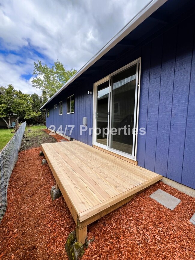 Building Photo - Fully Remodeled - 3BD I 2BA NE PDX HOME