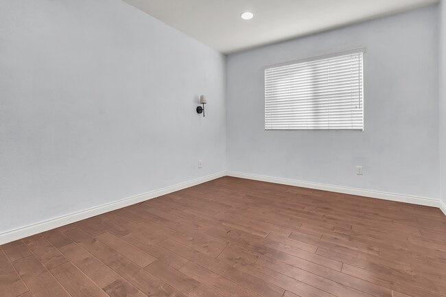 Building Photo - 17 Sagamore