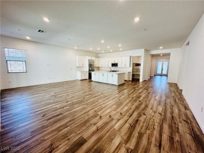 Building Photo - 981 Woodburn Ln