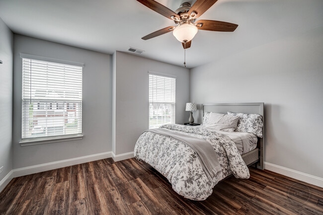 Building Photo - 12919 White Pine Way