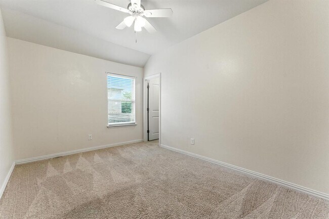 Building Photo - 237 Red Granite Dr