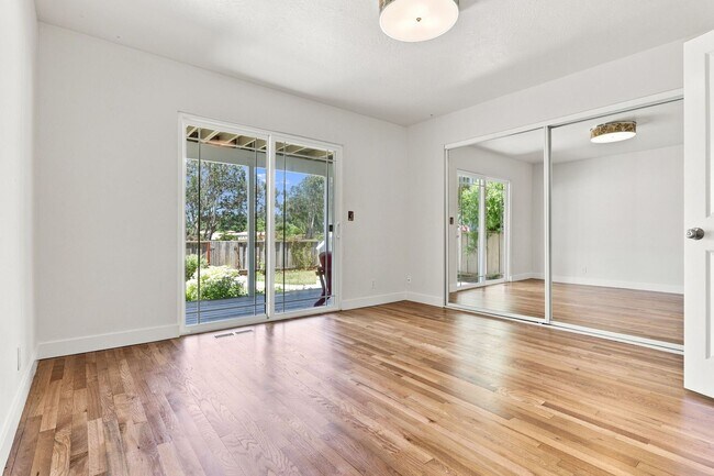 Building Photo - Beautiful 2-Bedroom La Selva Beach Home with Ocean Views
