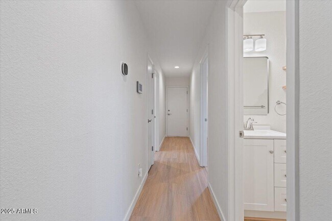 Building Photo - 21233 N 30th Ave