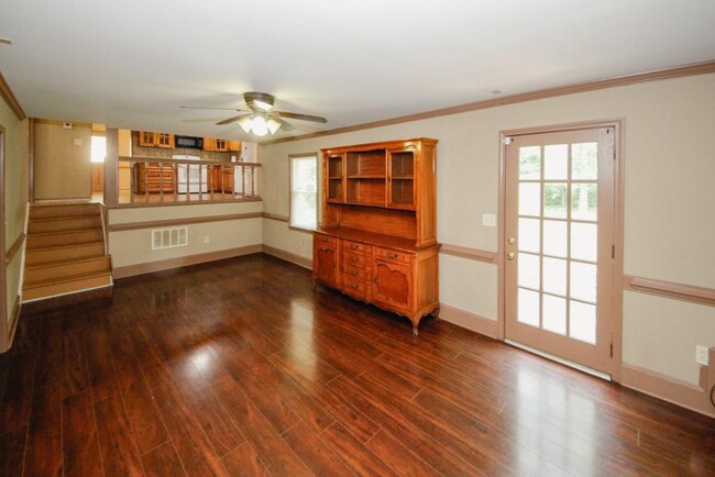 Building Photo - 4033 Scenic Mountain Dr SW
