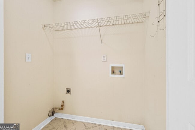 Building Photo - 3230 Kylay Ct NE