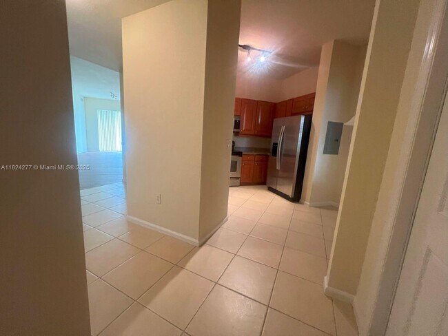 Building Photo - 3500 Oaks Clubhouse Dr