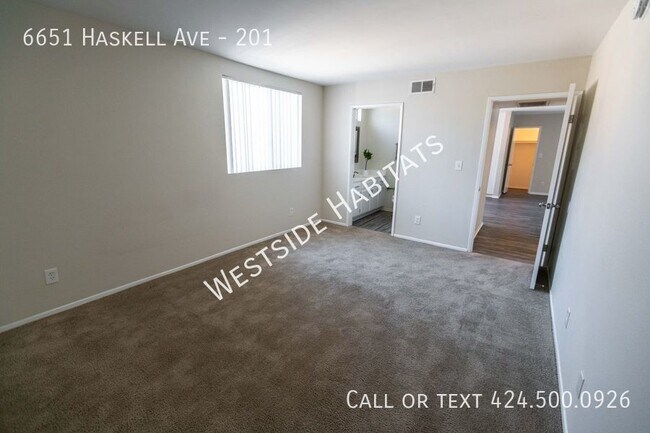 Building Photo - 6651 Haskell Ave