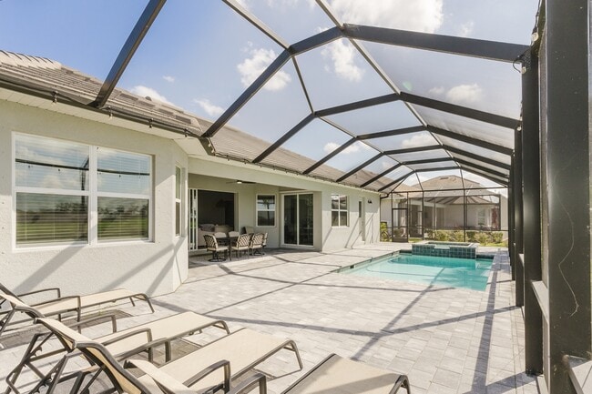 Building Photo - 6023 Diamonte Pl