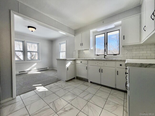 Building Photo - 375 NY-292