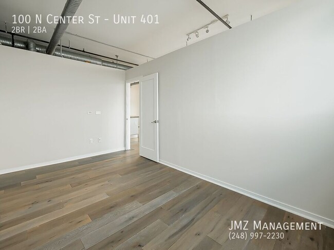 Building Photo - 100 N Center St