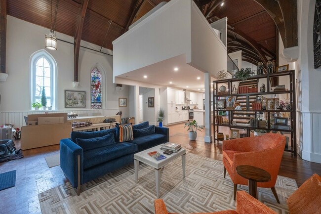 Building Photo - Newbold Square Church