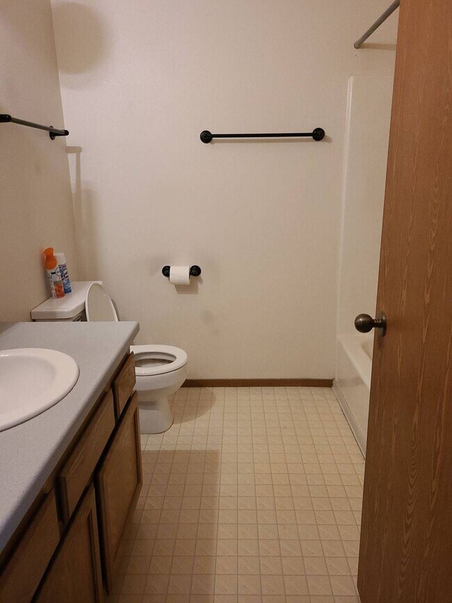 Building Photo - 1306-1308 Shaker Pl