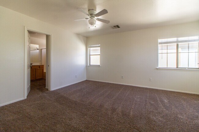 Building Photo - 3873 E Bridgeport Pkwy
