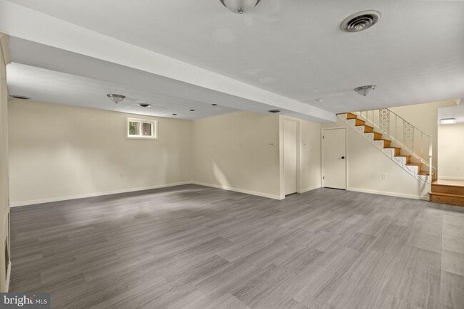 Building Photo - 5508 Spruce Dr