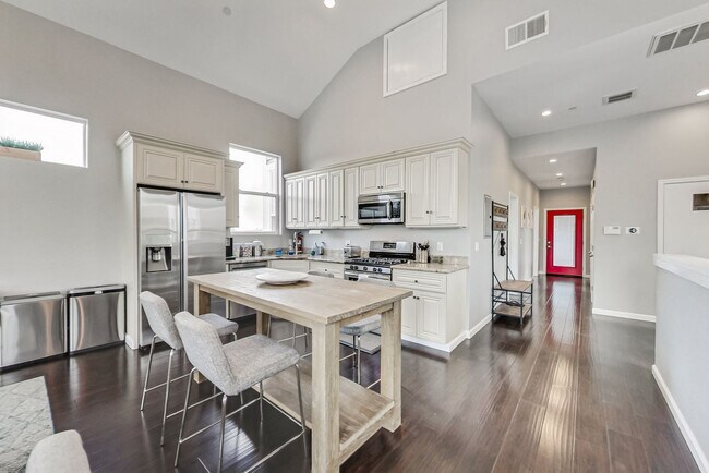 Building Photo - 1608 14th St