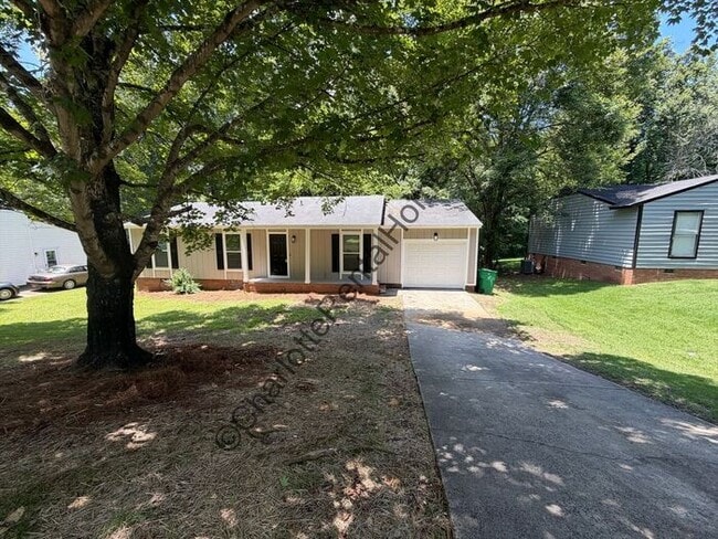 Building Photo - Beautifully Updated 3BR/2BA Home with Garage in Charlotte!