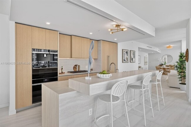 Building Photo - 900 N Ocean Blvd