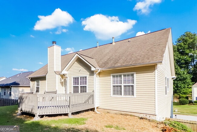 Building Photo - 2975 Northcliff Dr